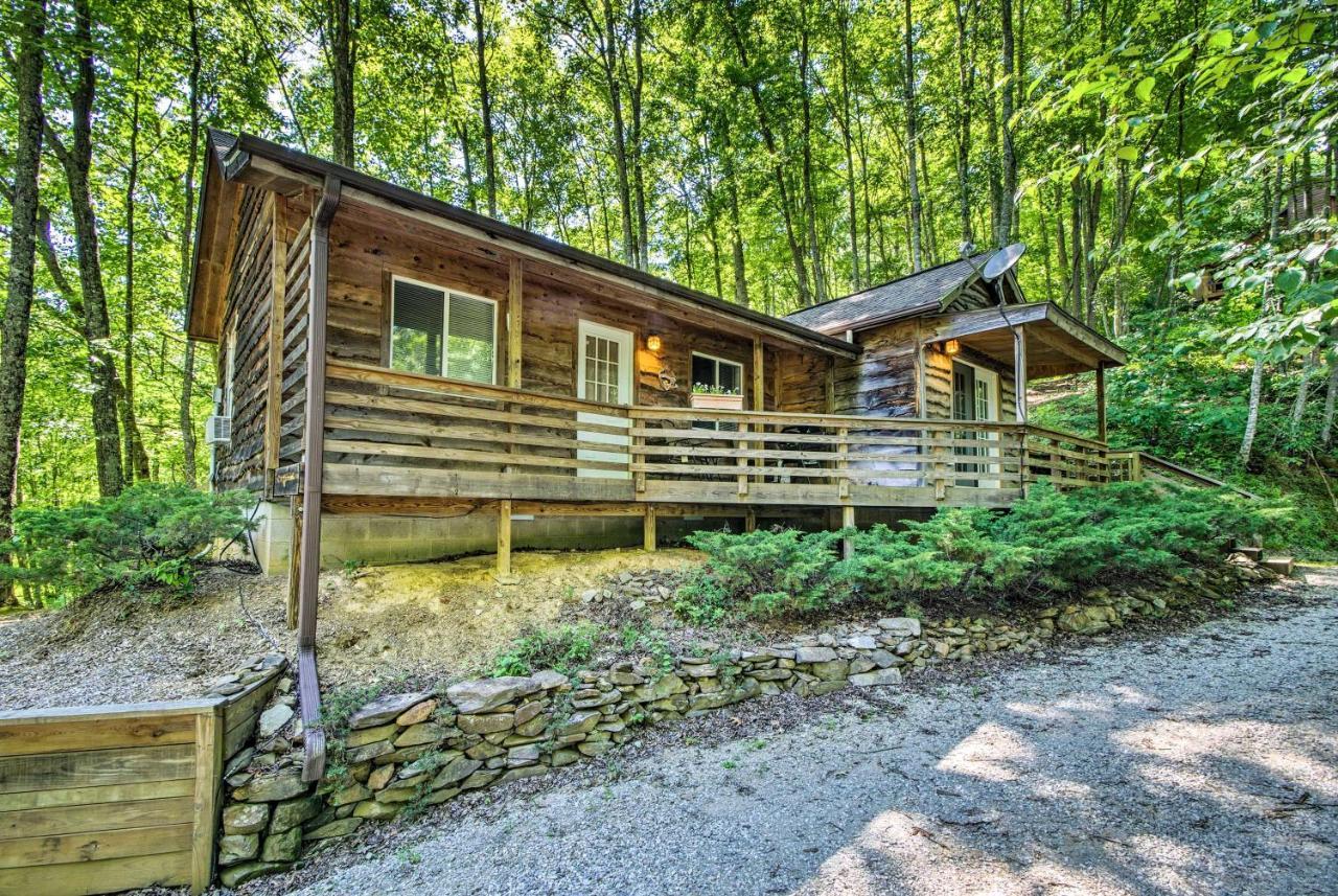 Cozy The Woodshop Cabin With Deck And Forest Views! Robbinsville Luaran gambar