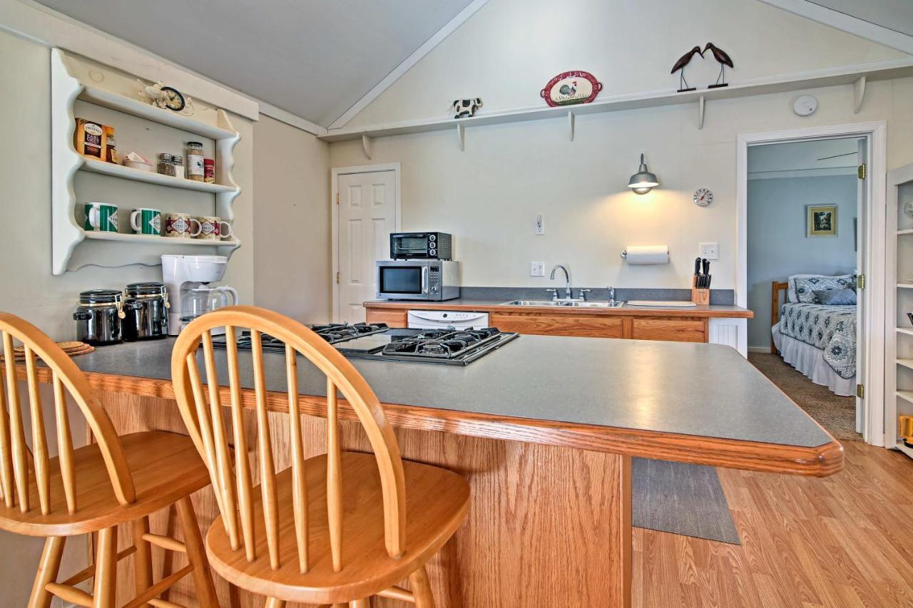 Cozy The Woodshop Cabin With Deck And Forest Views! Robbinsville Luaran gambar