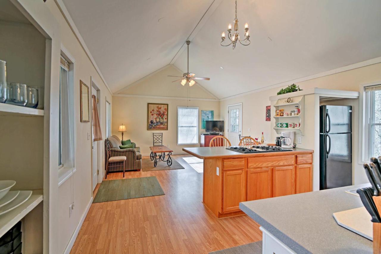 Cozy The Woodshop Cabin With Deck And Forest Views! Robbinsville Luaran gambar